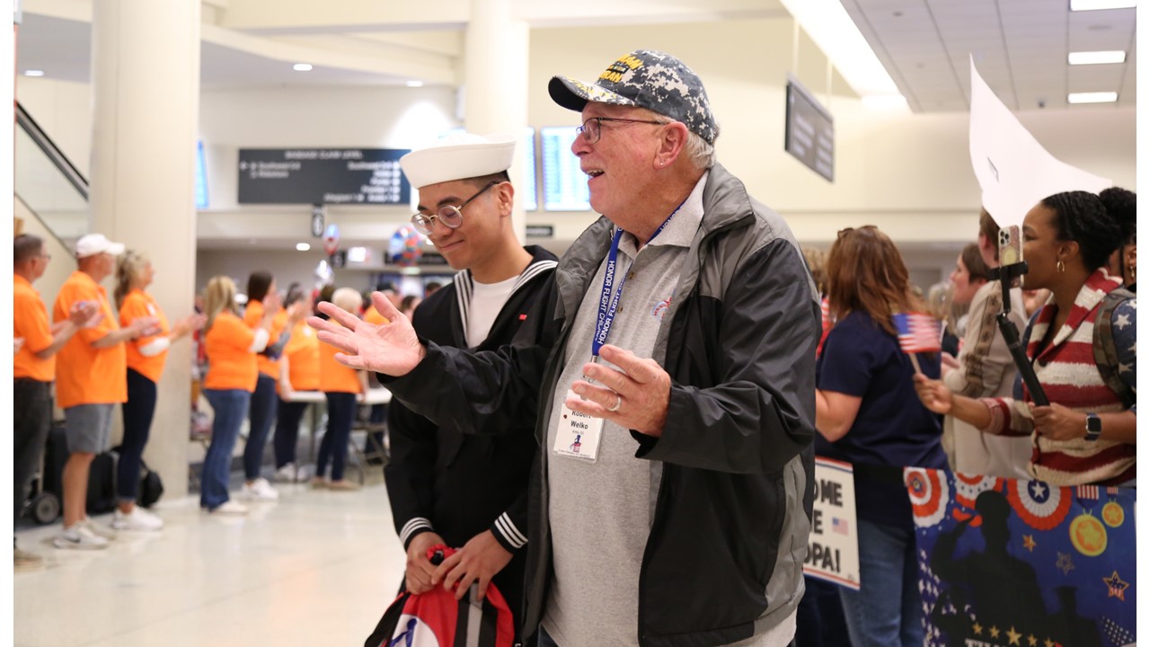 Honor Flight return at Midway Airport